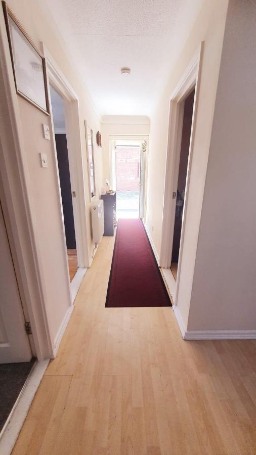 1 Bedroom Apartment Close To Slough Train Station Εξωτερικό φωτογραφία