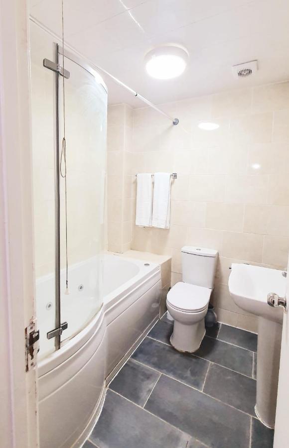 1 Bedroom Apartment Close To Slough Train Station Εξωτερικό φωτογραφία