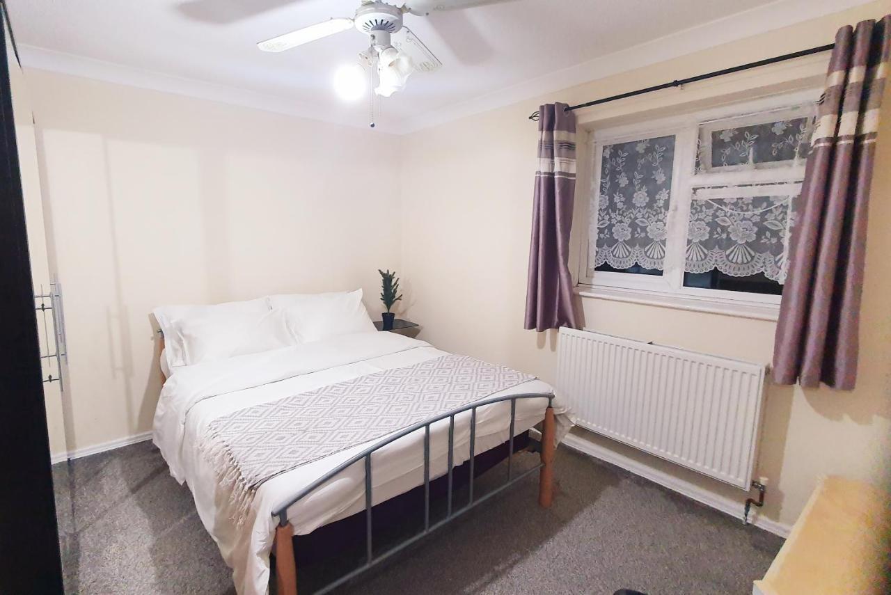 1 Bedroom Apartment Close To Slough Train Station Εξωτερικό φωτογραφία