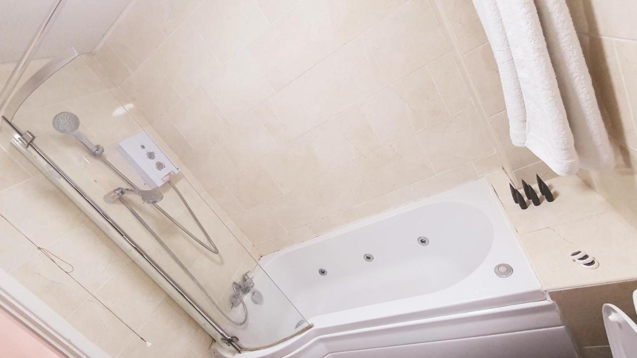 1 Bedroom Apartment Close To Slough Train Station Εξωτερικό φωτογραφία