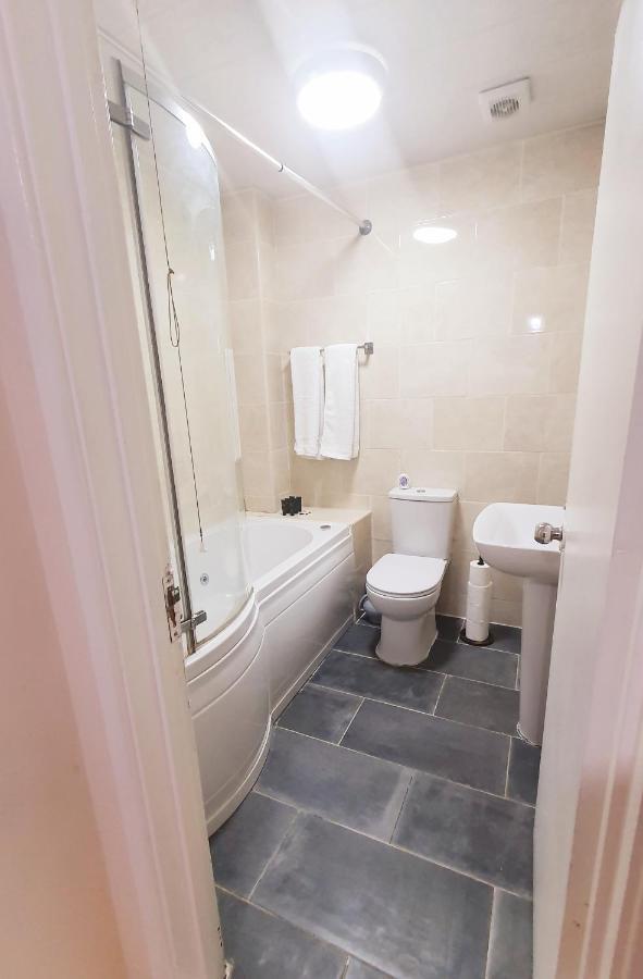1 Bedroom Apartment Close To Slough Train Station Εξωτερικό φωτογραφία